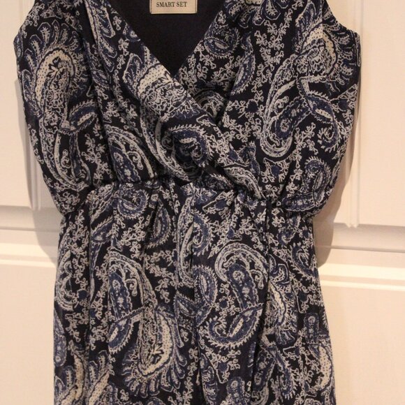 2/$30 🏷 Smart Set Blue Paisley Dress Size XS - Picture 3 of 5